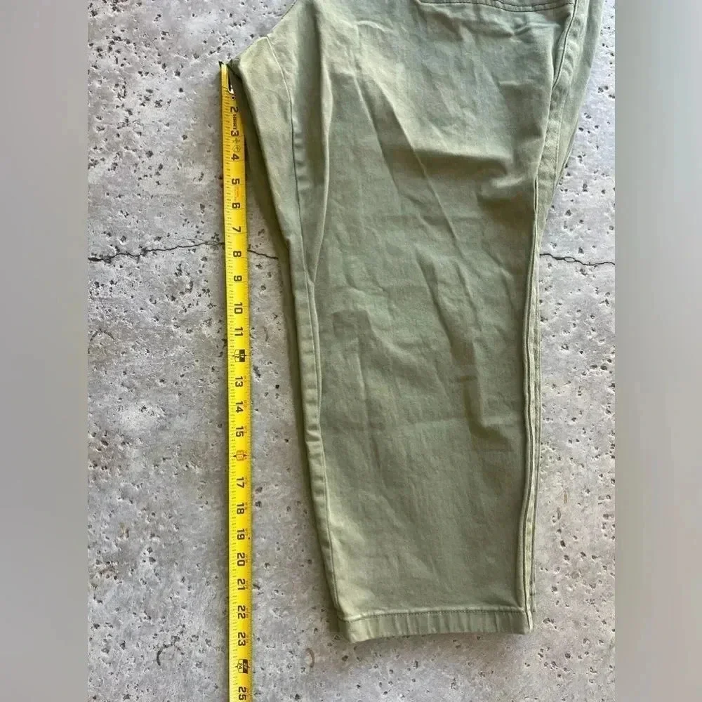 Torrid Olive Green Cropped Stretch Comfort Pants - Size 24 - Picture 12 of 14